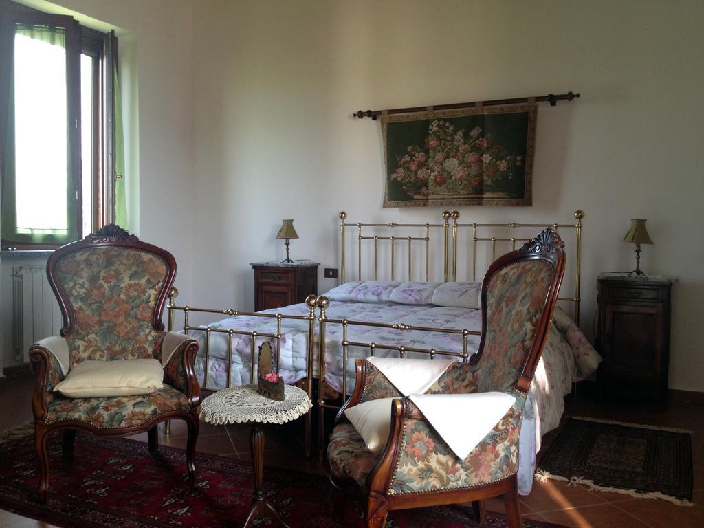Bed And Breakfast Azienda Agricola Cascina Salazzara Magenta Habitación foto
